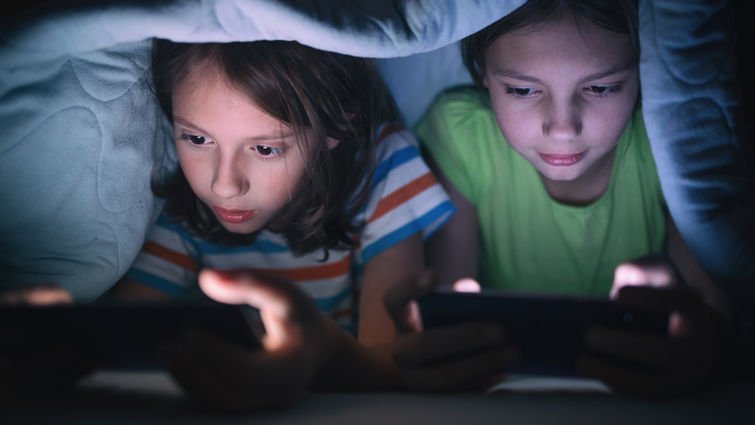 early screen time exposure on children development.