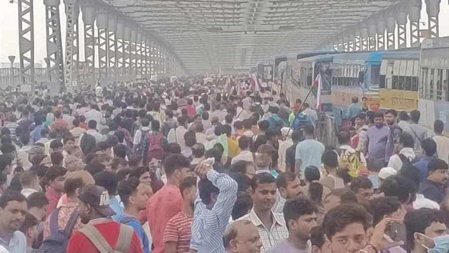 Howrah Traffic Chaos Amid Tribal Protest Rally