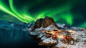 Top Spots Worldwide for Southern and Northern Lights Views