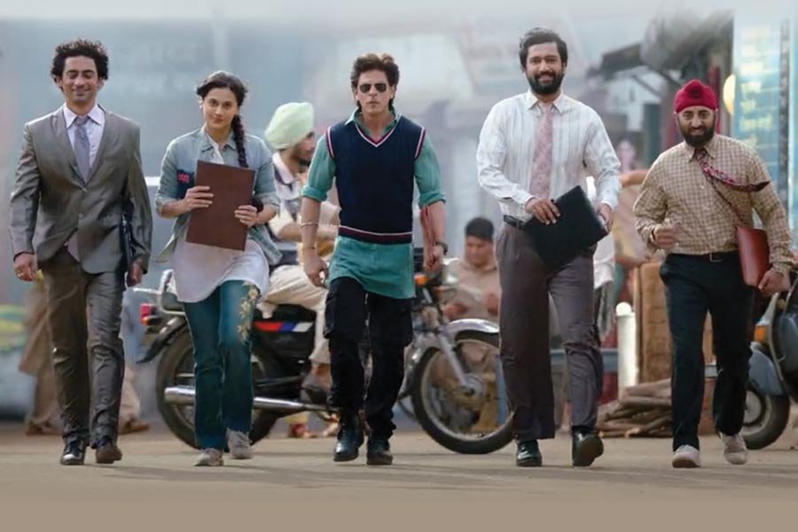 Dunki Drop 1: Explore SRK aka Hardy's World with Vicky Kaushal
