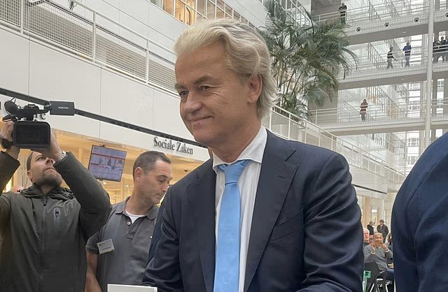 Dutch PM ( Expected) Geert Wilders Urges Muslims to Leave for Islamic Nations