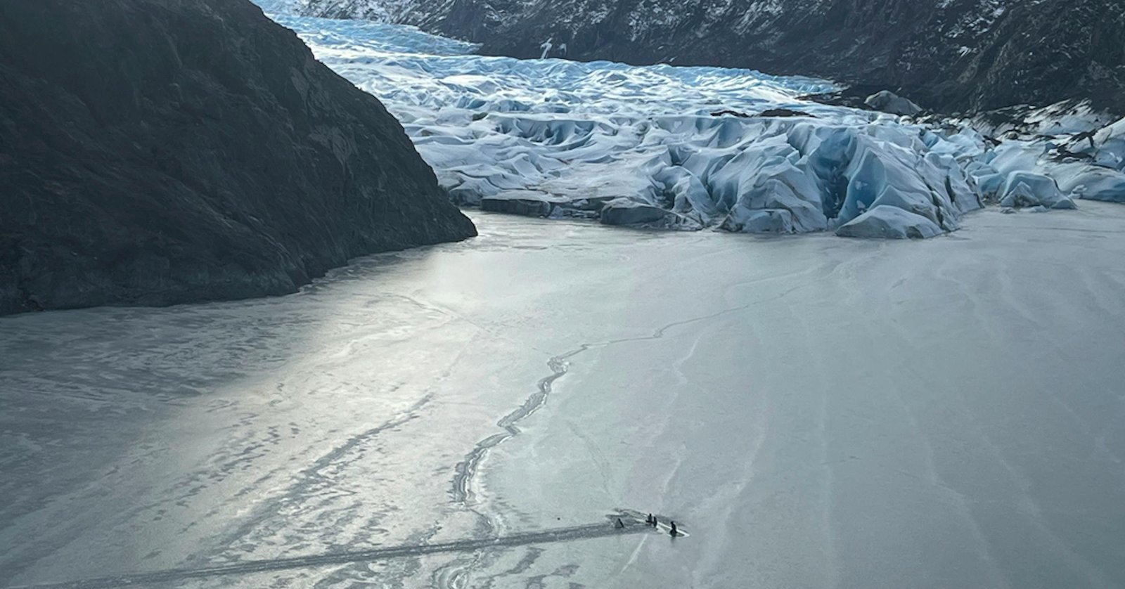 Miraculous Rescue Unfolds on Alaskan Frozen Lake