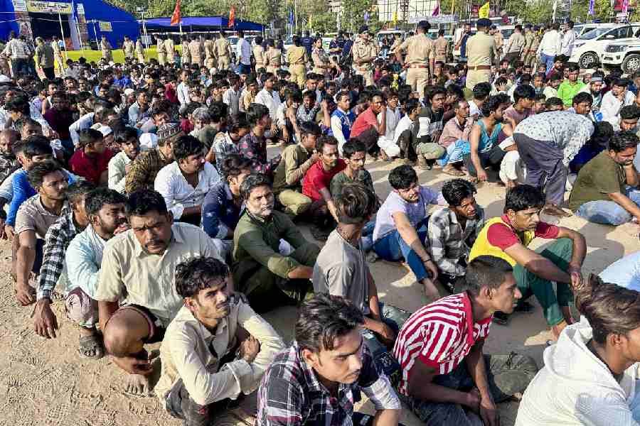 More than 2000 Illegal Bangladeshi immigrants deported: Report