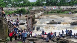 Kundmala Bridge Collapse Turns Monsoon Tourism Into Tragedy in Pune District