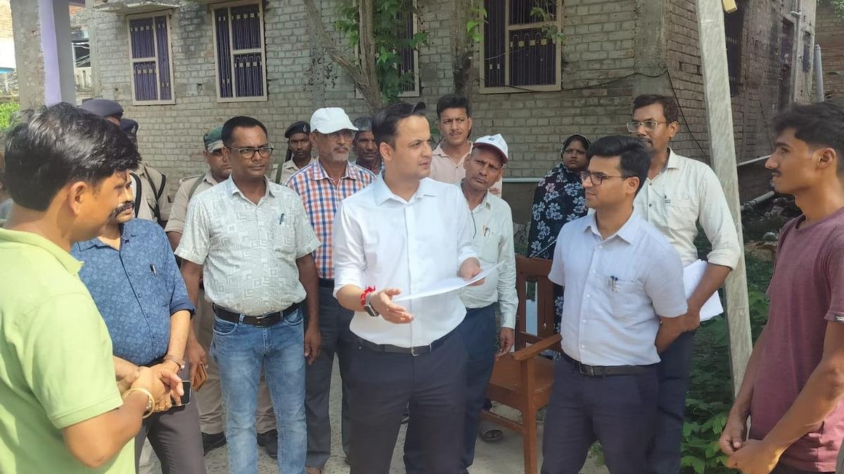 Voter Registration Chaos Unfolds Across Bihar as Electoral Revision Process Begins