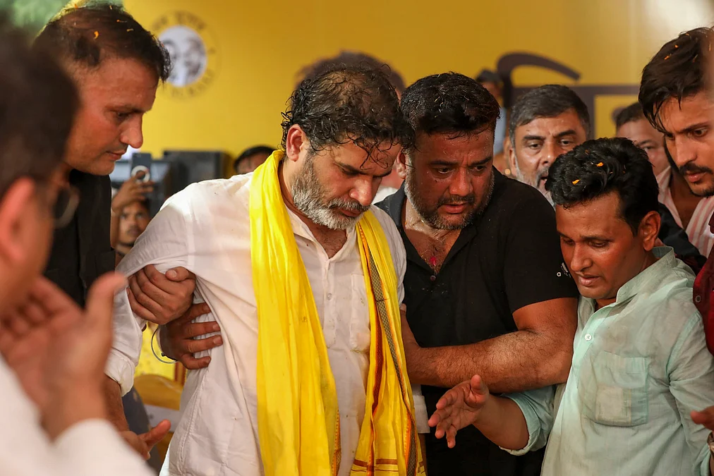 Political Leader Suffers Rib Injury During Bihar Roadshow