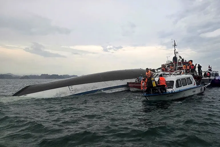At Least 15 Indian Tourists Die in Vietnam Boat Accident