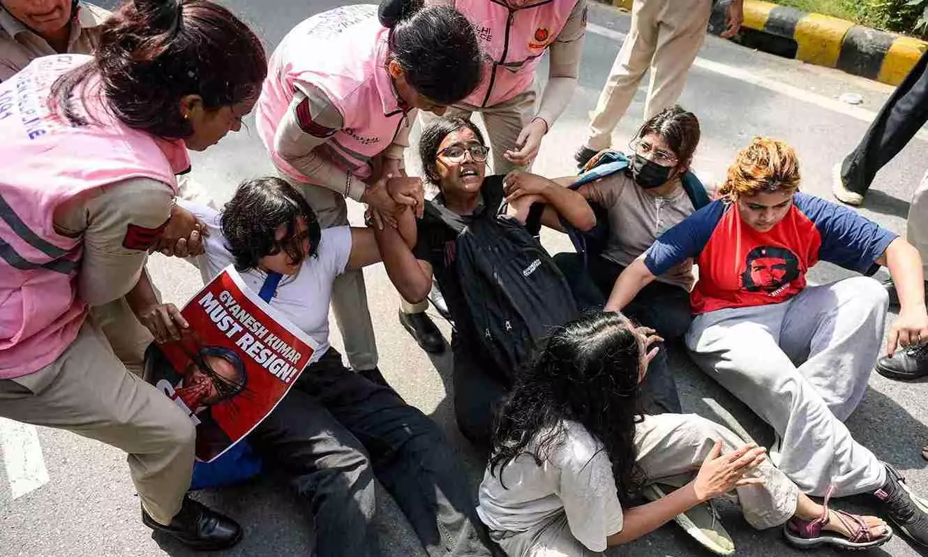 Mass Detention During October 10 Anti-CEC Protest; UN Shows Concern