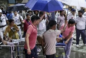 19 Deaths in Kolkata Durga Puja Stampede; Key Updates